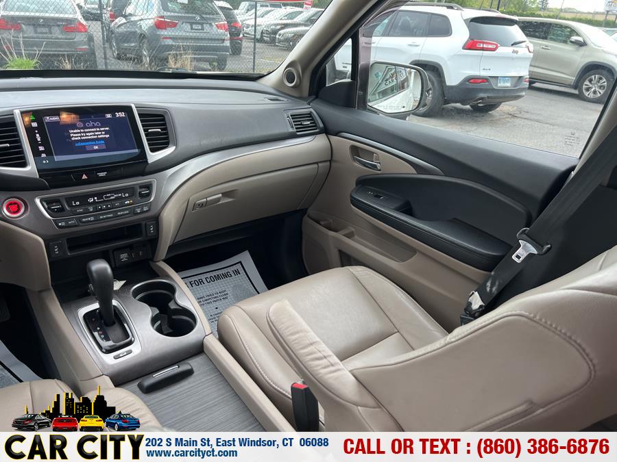 2016 Honda Pilot AWD 4dr EX-L, available for sale in East Windsor, Connecticut | Car City LLC. East Windsor, Connecticut 2016 Honda Pilot AWD 4dr EX-L, available for sale in East Windsor, Connecticut | Car City LLC. East Windsor, Connecticut