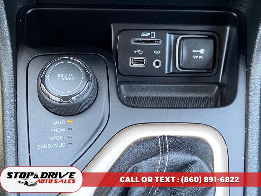 2015 Jeep Cherokee 4WD 4dr Latitude, available for sale in East Windsor, Connecticut | Stop & Drive Auto Sales. East Windsor, Connecticut 2015 Jeep Cherokee 4WD 4dr Latitude, available for sale in East Windsor, Connecticut | Stop & Drive Auto Sales. East Windsor, Connecticut