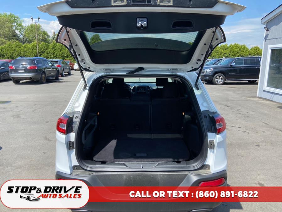 2015 Jeep Cherokee 4WD 4dr Latitude, available for sale in East Windsor, Connecticut | Stop & Drive Auto Sales. East Windsor, Connecticut 2015 Jeep Cherokee 4WD 4dr Latitude, available for sale in East Windsor, Connecticut | Stop & Drive Auto Sales. East Windsor, Connecticut