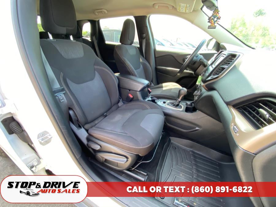 2015 Jeep Cherokee 4WD 4dr Latitude, available for sale in East Windsor, Connecticut | Stop & Drive Auto Sales. East Windsor, Connecticut 2015 Jeep Cherokee 4WD 4dr Latitude, available for sale in East Windsor, Connecticut | Stop & Drive Auto Sales. East Windsor, Connecticut