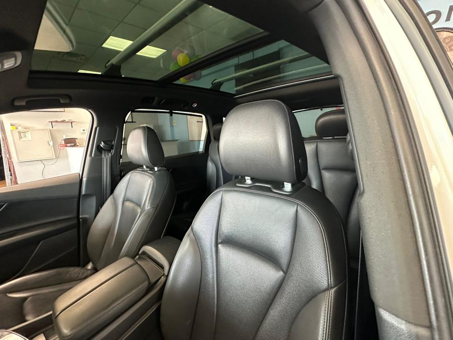 2019 Audi Q7 Prestige 55 TFSI quattro, available for sale in Inwood, New York | 5 Towns Drive. Inwood, New York 2019 Audi Q7 Prestige 55 TFSI quattro, available for sale in Inwood, New York | 5 Towns Drive. Inwood, New York