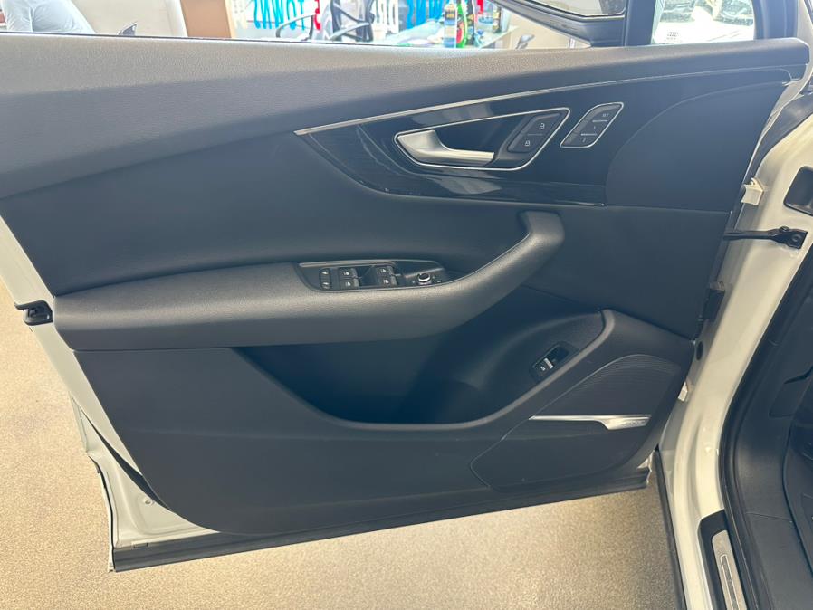 2019 Audi Q7 Prestige 55 TFSI quattro, available for sale in Inwood, New York | 5 Towns Drive. Inwood, New York 2019 Audi Q7 Prestige 55 TFSI quattro, available for sale in Inwood, New York | 5 Towns Drive. Inwood, New York