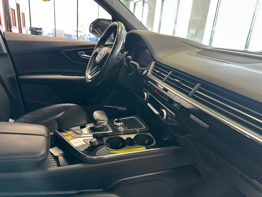 2019 Audi Q7 Prestige 55 TFSI quattro, available for sale in Inwood, New York | 5 Towns Drive. Inwood, New York 2019 Audi Q7 Prestige 55 TFSI quattro, available for sale in Inwood, New York | 5 Towns Drive. Inwood, New York