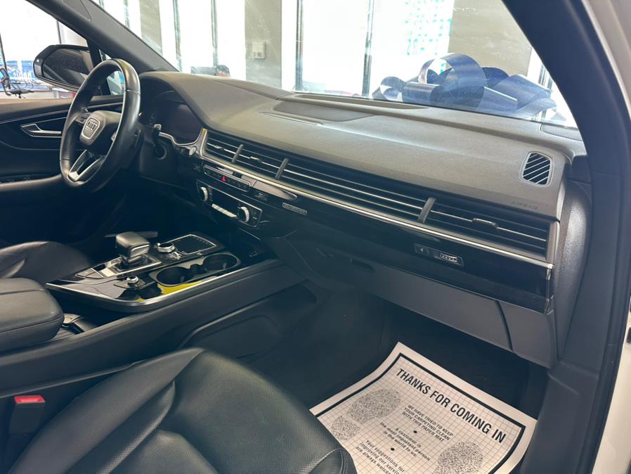 2019 Audi Q7 Prestige 55 TFSI quattro, available for sale in Inwood, New York | 5 Towns Drive. Inwood, New York 2019 Audi Q7 Prestige 55 TFSI quattro, available for sale in Inwood, New York | 5 Towns Drive. Inwood, New York