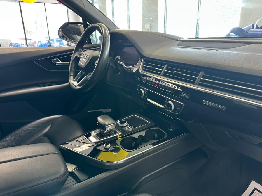 2019 Audi Q7 Prestige 55 TFSI quattro, available for sale in Inwood, New York | 5 Towns Drive. Inwood, New York 2019 Audi Q7 Prestige 55 TFSI quattro, available for sale in Inwood, New York | 5 Towns Drive. Inwood, New York