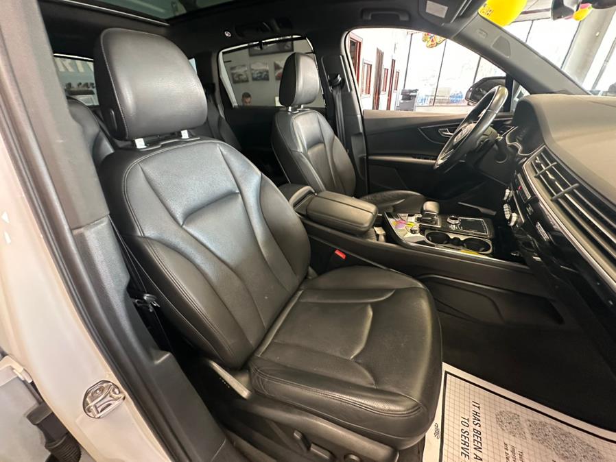 2019 Audi Q7 Prestige 55 TFSI quattro, available for sale in Inwood, New York | 5 Towns Drive. Inwood, New York 2019 Audi Q7 Prestige 55 TFSI quattro, available for sale in Inwood, New York | 5 Towns Drive. Inwood, New York