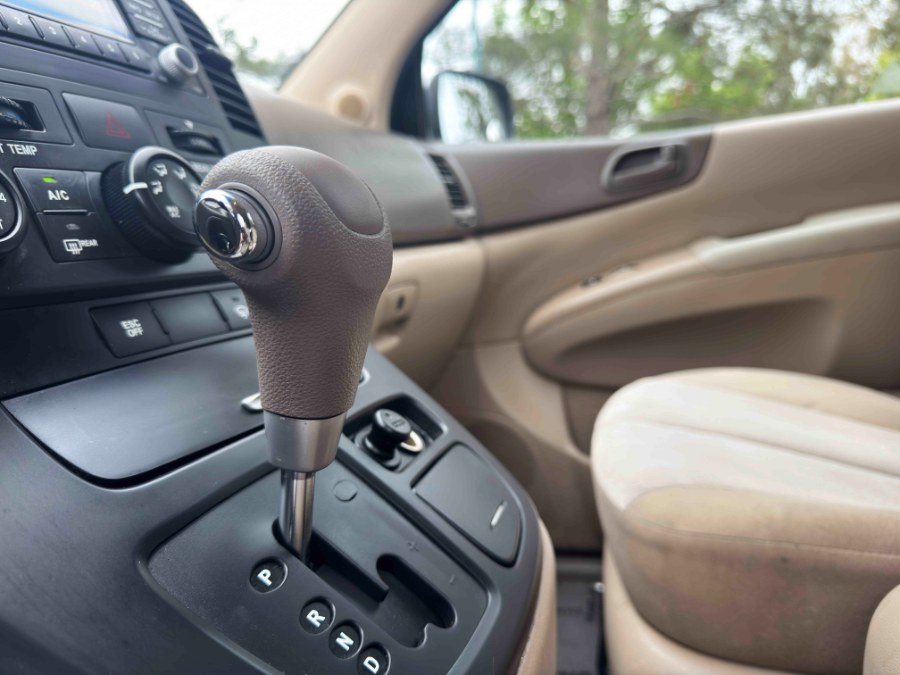 2012 Kia Sedona 4dr Wgn LX, available for sale in Lake Forest, California | Pacific Green Line. Lake Forest, California 2012 Kia Sedona 4dr Wgn LX, available for sale in Lake Forest, California | Pacific Green Line. Lake Forest, California