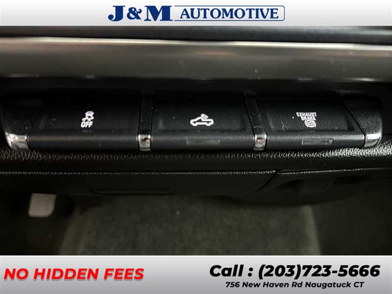 2017 Chevrolet Silverado 2500hd LT, available for sale in Naugatuck, Connecticut | J&M Automotive Sls&Svc LLC. Naugatuck, Connecticut 2017 Chevrolet Silverado 2500hd LT, available for sale in Naugatuck, Connecticut | J&M Automotive Sls&Svc LLC. Naugatuck, Connecticut