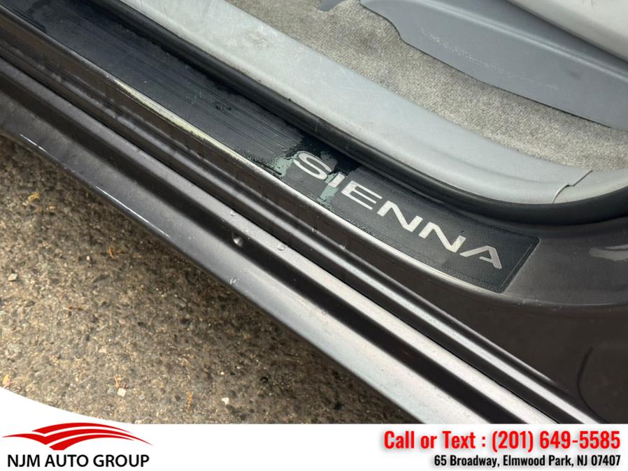 2013 Toyota Sienna 5dr 8-Pass Van V6 XLE FWD, available for sale in Elmwood Park, New Jersey | NJM Auto Group. Elmwood Park, New Jersey 2013 Toyota Sienna 5dr 8-Pass Van V6 XLE FWD, available for sale in Elmwood Park, New Jersey | NJM Auto Group. Elmwood Park, New Jersey