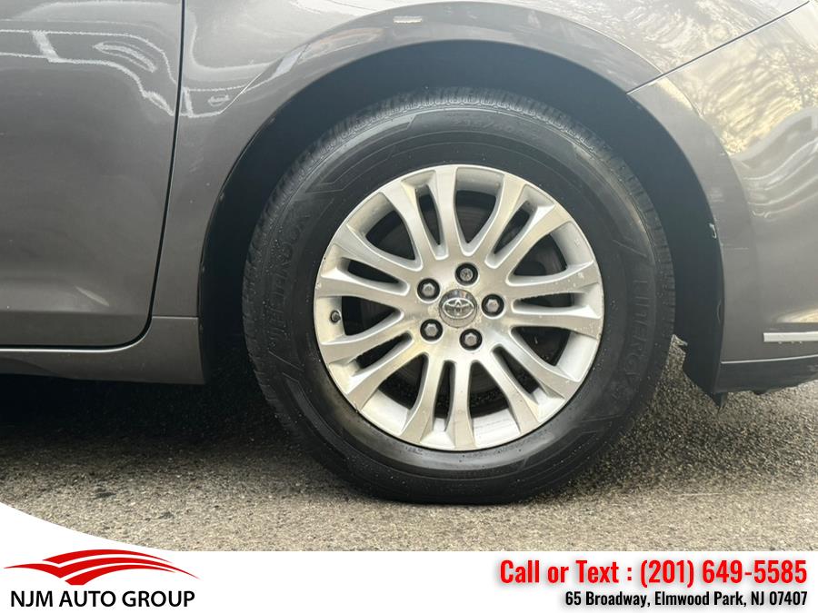 2013 Toyota Sienna 5dr 8-Pass Van V6 XLE FWD, available for sale in Elmwood Park, New Jersey | NJM Auto Group. Elmwood Park, New Jersey 2013 Toyota Sienna 5dr 8-Pass Van V6 XLE FWD, available for sale in Elmwood Park, New Jersey | NJM Auto Group. Elmwood Park, New Jersey