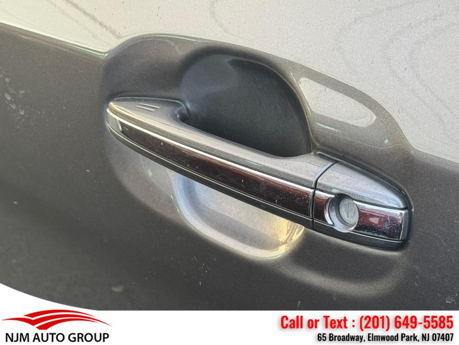 2013 Toyota Sienna 5dr 8-Pass Van V6 XLE FWD, available for sale in Elmwood Park, New Jersey | NJM Auto Group. Elmwood Park, New Jersey 2013 Toyota Sienna 5dr 8-Pass Van V6 XLE FWD, available for sale in Elmwood Park, New Jersey | NJM Auto Group. Elmwood Park, New Jersey