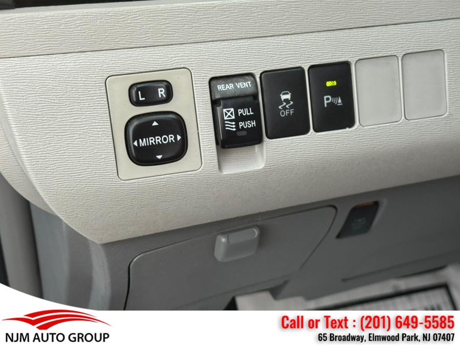 2013 Toyota Sienna 5dr 8-Pass Van V6 XLE FWD, available for sale in Elmwood Park, New Jersey | NJM Auto Group. Elmwood Park, New Jersey 2013 Toyota Sienna 5dr 8-Pass Van V6 XLE FWD, available for sale in Elmwood Park, New Jersey | NJM Auto Group. Elmwood Park, New Jersey