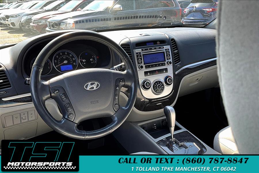 2009 Hyundai Santa Fe FWD 4dr Auto SE, available for sale in Manchester, Connecticut | TSI Motorsports. Manchester, Connecticut 2009 Hyundai Santa Fe FWD 4dr Auto SE, available for sale in Manchester, Connecticut | TSI Motorsports. Manchester, Connecticut