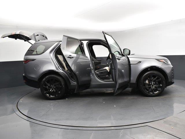 2021 Land Rover Discovery S R-Dynamic, available for sale in Woodside, New York | Drive Central. Woodside, New York 2021 Land Rover Discovery S R-Dynamic, available for sale in Woodside, New York | Drive Central. Woodside, New York
