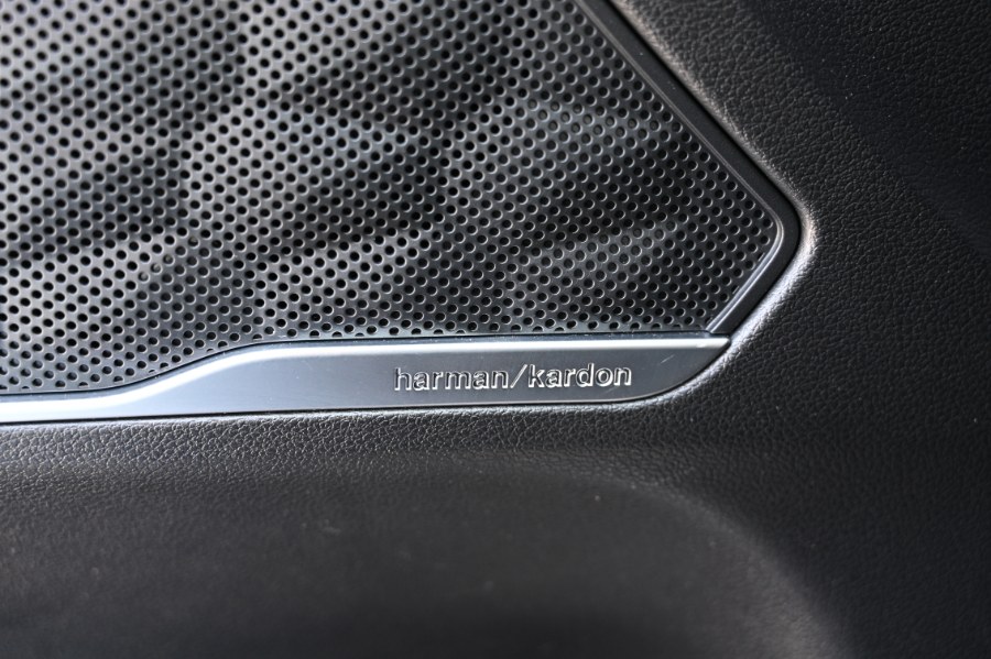 2021 Hyundai Santa Fe Limited AWD, available for sale in Waterbury, Connecticut | Highline Car Connection. Waterbury, Connecticut 2021 Hyundai Santa Fe Limited AWD, available for sale in Waterbury, Connecticut | Highline Car Connection. Waterbury, Connecticut
