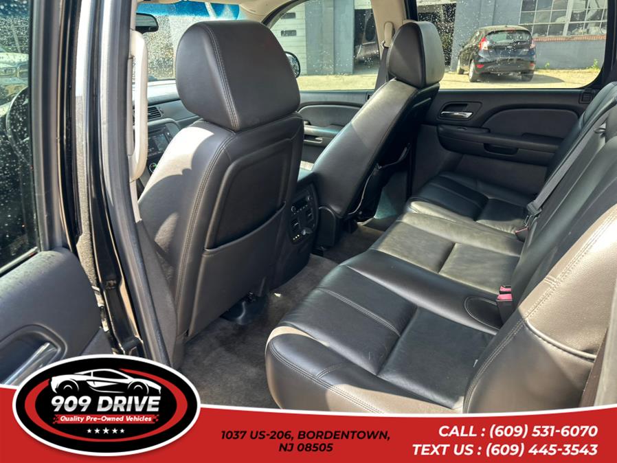 2009 Chevrolet Avalanche LT2 4WD, available for sale in BORDENTOWN, New Jersey | 909 Drive. BORDENTOWN, New Jersey 2009 Chevrolet Avalanche LT2 4WD, available for sale in BORDENTOWN, New Jersey | 909 Drive. BORDENTOWN, New Jersey