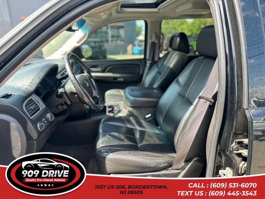2009 Chevrolet Avalanche LT2 4WD, available for sale in BORDENTOWN, New Jersey | 909 Drive. BORDENTOWN, New Jersey 2009 Chevrolet Avalanche LT2 4WD, available for sale in BORDENTOWN, New Jersey | 909 Drive. BORDENTOWN, New Jersey