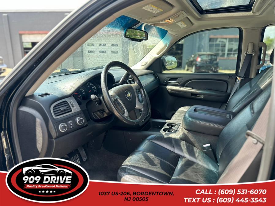 2009 Chevrolet Avalanche LT2 4WD, available for sale in BORDENTOWN, New Jersey | 909 Drive. BORDENTOWN, New Jersey 2009 Chevrolet Avalanche LT2 4WD, available for sale in BORDENTOWN, New Jersey | 909 Drive. BORDENTOWN, New Jersey