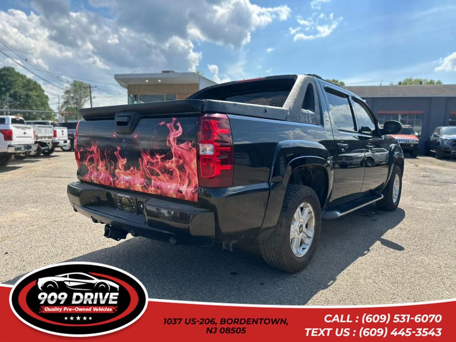2009 Chevrolet Avalanche LT2 4WD, available for sale in BORDENTOWN, New Jersey | 909 Drive. BORDENTOWN, New Jersey 2009 Chevrolet Avalanche LT2 4WD, available for sale in BORDENTOWN, New Jersey | 909 Drive. BORDENTOWN, New Jersey