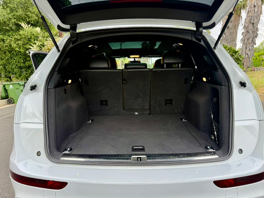 2012 Audi Q5 quattro 4dr 3.2L Premium Plus, available for sale in Tarzana, California | Ivanna Auto. Tarzana, California 2012 Audi Q5 quattro 4dr 3.2L Premium Plus, available for sale in Tarzana, California | Ivanna Auto. Tarzana, California