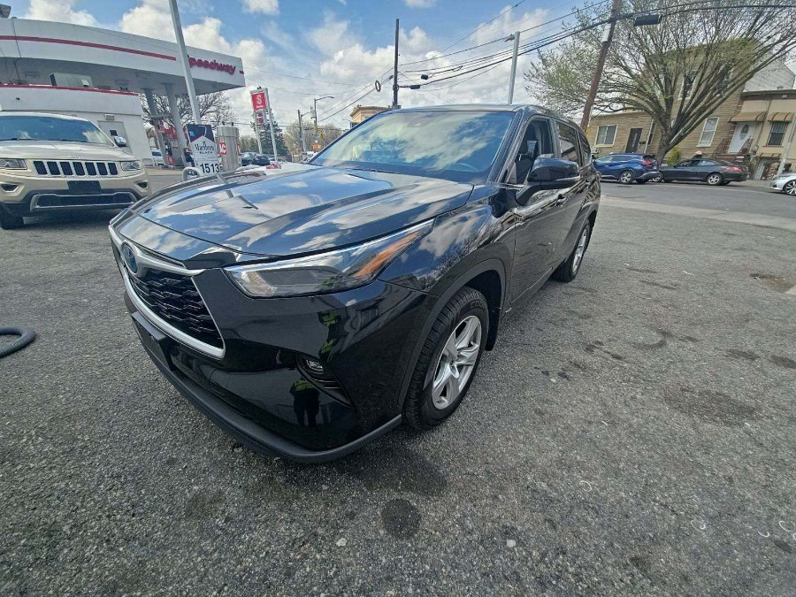 Used 2023 Toyota Highlander in Brooklyn, New York | Top Line Auto Inc.. Brooklyn, New York