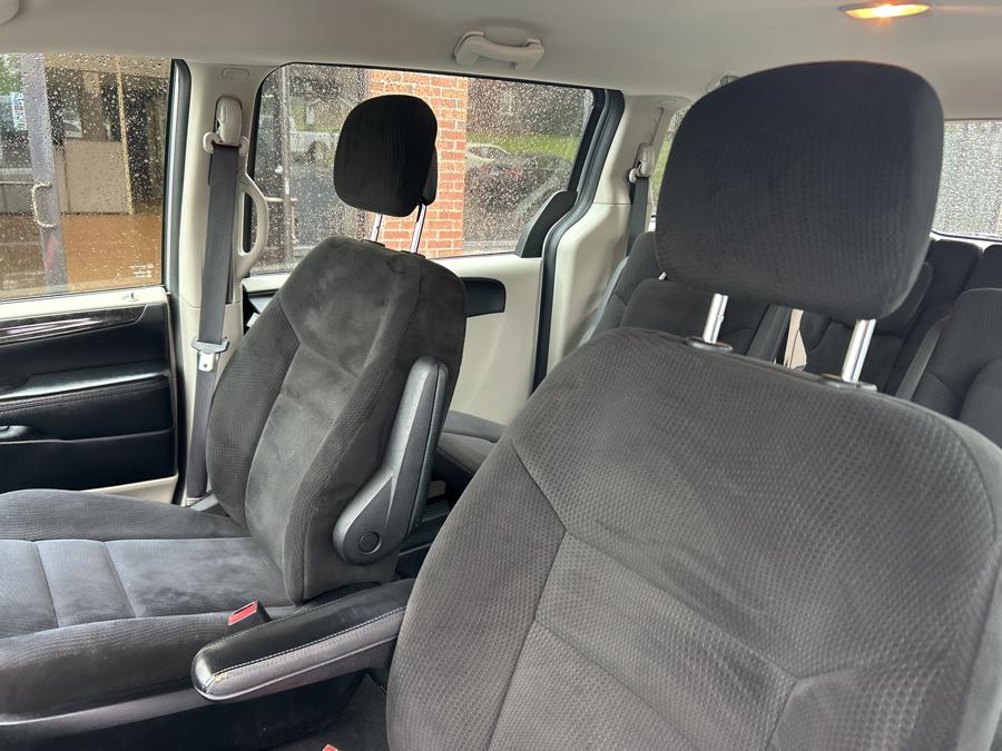 2015 Dodge Grand Caravan 4dr Wgn SE, available for sale in Middletown, Connecticut | Newfield Auto Sales. Middletown, Connecticut 2015 Dodge Grand Caravan 4dr Wgn SE, available for sale in Middletown, Connecticut | Newfield Auto Sales. Middletown, Connecticut