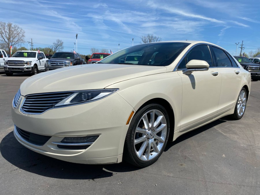 Used 2015 Lincoln MKZ in Ortonville, Michigan | Marsh Auto Sales LLC. Ortonville, Michigan