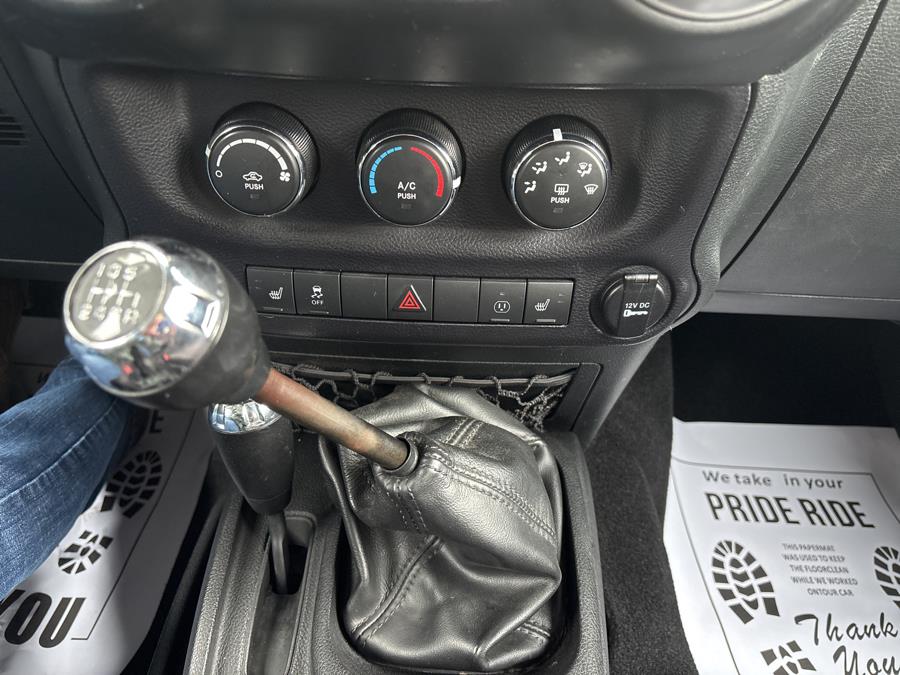 2015 Jeep Wrangler Unlimited 4WD 4dr Sahara, available for sale in Old Saybrook, Connecticut | Saybrook Auto Barn. Old Saybrook, Connecticut 2015 Jeep Wrangler Unlimited 4WD 4dr Sahara, available for sale in Old Saybrook, Connecticut | Saybrook Auto Barn. Old Saybrook, Connecticut