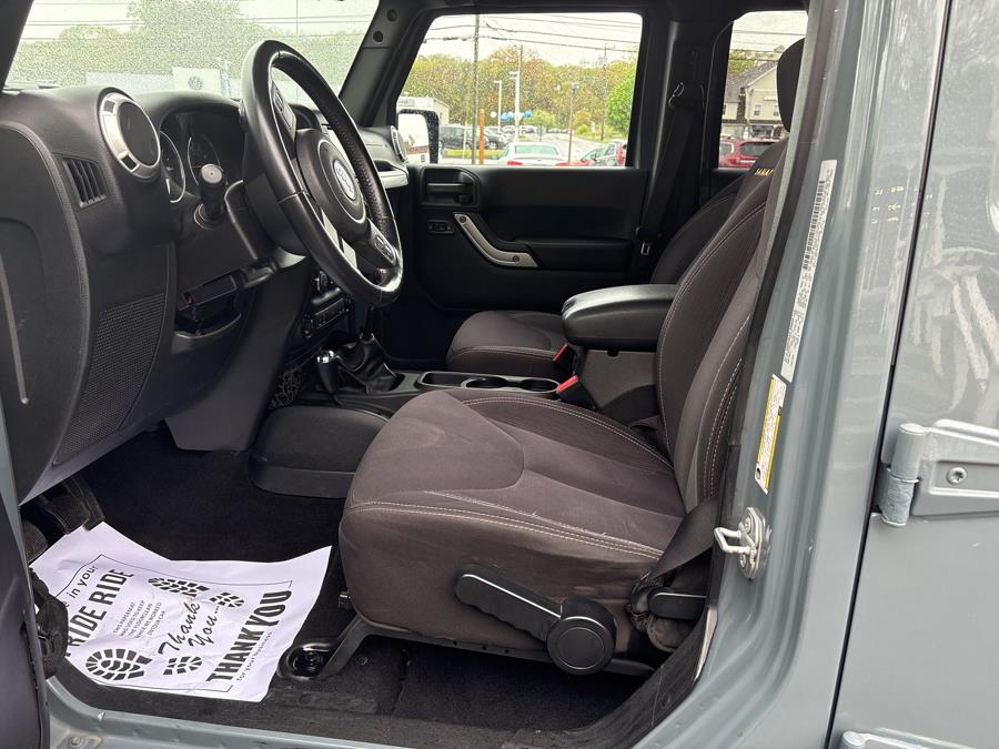 2015 Jeep Wrangler Unlimited 4WD 4dr Sahara, available for sale in Old Saybrook, Connecticut | Saybrook Auto Barn. Old Saybrook, Connecticut 2015 Jeep Wrangler Unlimited 4WD 4dr Sahara, available for sale in Old Saybrook, Connecticut | Saybrook Auto Barn. Old Saybrook, Connecticut
