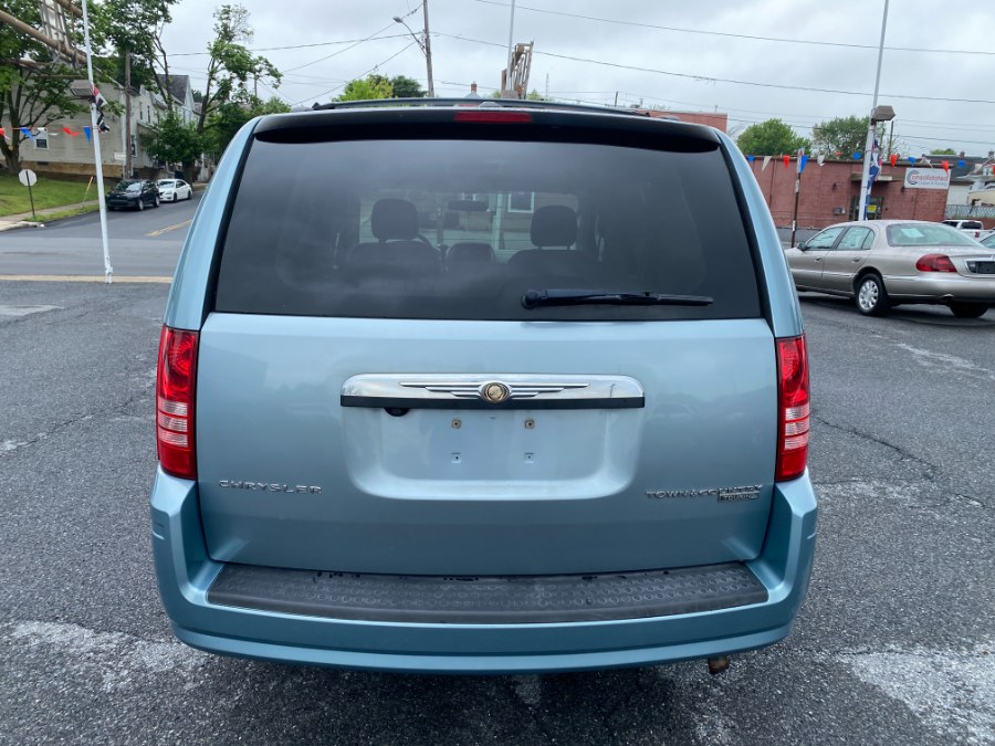 2010 Chrysler Town & Country 4dr Wgn Touring, available for sale in Bethlehem, Pennsylvania | Best Auto Deals LLC. Bethlehem, Pennsylvania 2010 Chrysler Town & Country 4dr Wgn Touring, available for sale in Bethlehem, Pennsylvania | Best Auto Deals LLC. Bethlehem, Pennsylvania