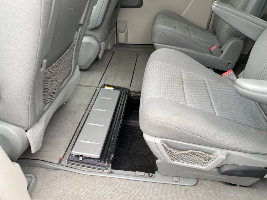2010 Chrysler Town & Country 4dr Wgn Touring, available for sale in Bethlehem, Pennsylvania | Best Auto Deals LLC. Bethlehem, Pennsylvania 2010 Chrysler Town & Country 4dr Wgn Touring, available for sale in Bethlehem, Pennsylvania | Best Auto Deals LLC. Bethlehem, Pennsylvania