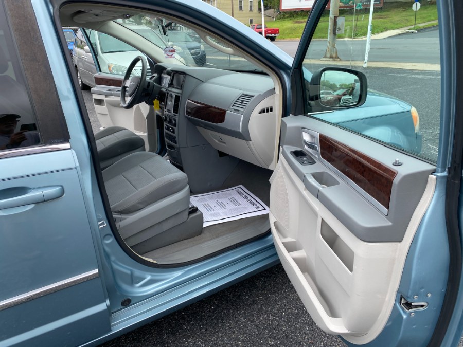 2010 Chrysler Town & Country 4dr Wgn Touring, available for sale in Bethlehem, Pennsylvania | Best Auto Deals LLC. Bethlehem, Pennsylvania 2010 Chrysler Town & Country 4dr Wgn Touring, available for sale in Bethlehem, Pennsylvania | Best Auto Deals LLC. Bethlehem, Pennsylvania