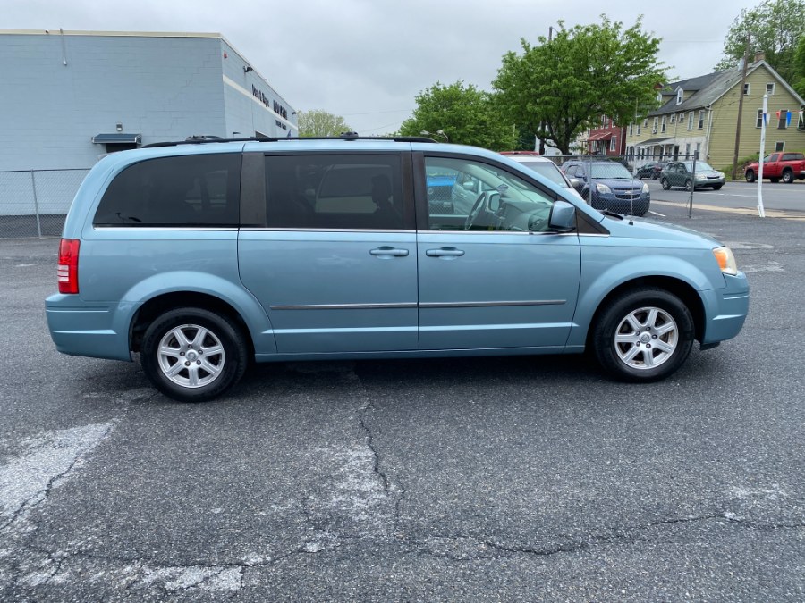 2010 Chrysler Town & Country 4dr Wgn Touring, available for sale in Bethlehem, Pennsylvania | Best Auto Deals LLC. Bethlehem, Pennsylvania 2010 Chrysler Town & Country 4dr Wgn Touring, available for sale in Bethlehem, Pennsylvania | Best Auto Deals LLC. Bethlehem, Pennsylvania