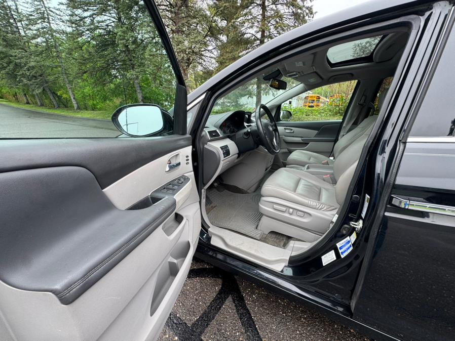 2015 Honda Odyssey 5dr Touring, available for sale in Waterbury, Connecticut | Platinum Auto Care. Waterbury, Connecticut 2015 Honda Odyssey 5dr Touring, available for sale in Waterbury, Connecticut | Platinum Auto Care. Waterbury, Connecticut