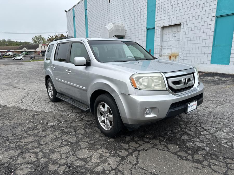 2010 Honda Pilot 4WD 4dr EX-L w/RES, available for sale in Milford, Connecticut | Dealertown Auto Wholesalers. Milford, Connecticut 2010 Honda Pilot 4WD 4dr EX-L w/RES, available for sale in Milford, Connecticut | Dealertown Auto Wholesalers. Milford, Connecticut