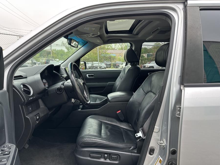 2010 Honda Pilot 4WD 4dr EX-L w/RES, available for sale in Milford, Connecticut | Dealertown Auto Wholesalers. Milford, Connecticut 2010 Honda Pilot 4WD 4dr EX-L w/RES, available for sale in Milford, Connecticut | Dealertown Auto Wholesalers. Milford, Connecticut