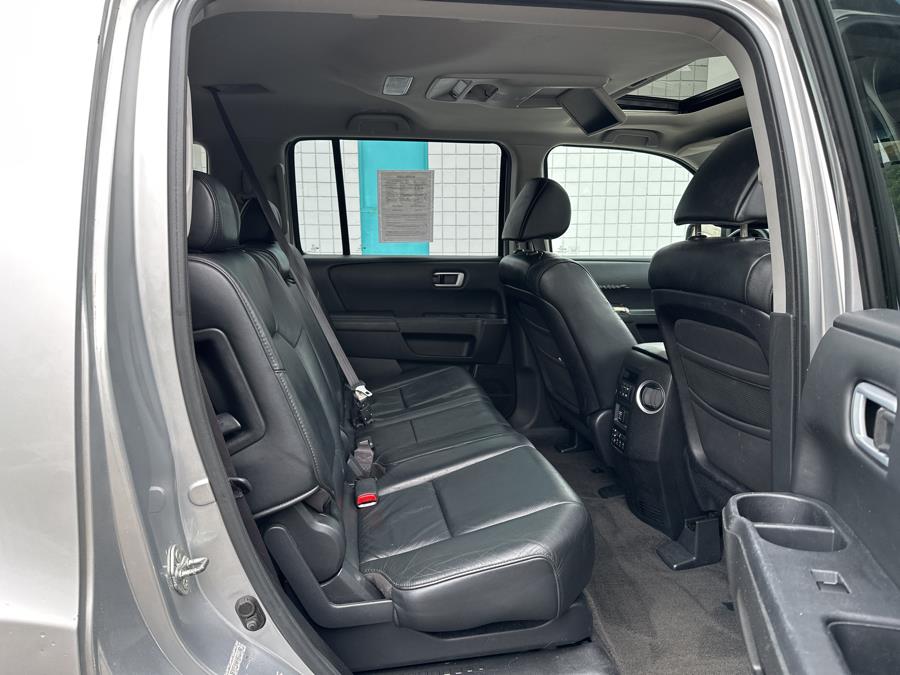 2010 Honda Pilot 4WD 4dr EX-L w/RES, available for sale in Milford, Connecticut | Dealertown Auto Wholesalers. Milford, Connecticut 2010 Honda Pilot 4WD 4dr EX-L w/RES, available for sale in Milford, Connecticut | Dealertown Auto Wholesalers. Milford, Connecticut