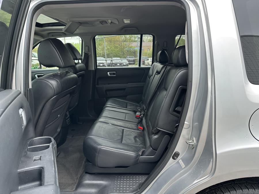 2010 Honda Pilot 4WD 4dr EX-L w/RES, available for sale in Milford, Connecticut | Dealertown Auto Wholesalers. Milford, Connecticut 2010 Honda Pilot 4WD 4dr EX-L w/RES, available for sale in Milford, Connecticut | Dealertown Auto Wholesalers. Milford, Connecticut