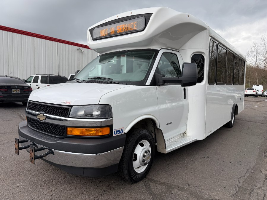 Used 2017 Chevrolet Express Commercial Cutaway in Ortonville, Michigan | Marsh Auto Sales LLC. Ortonville, Michigan