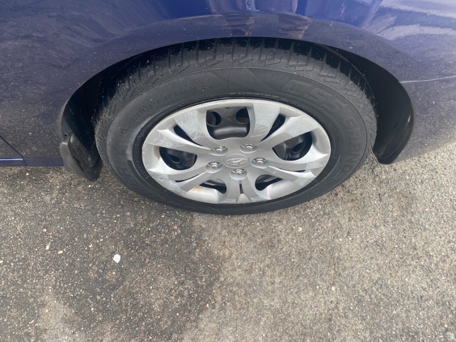 2009 Hyundai Elantra 4dr Sdn Auto GLS PZEV, available for sale in Middle Village, New York | Middle Village Motors . Middle Village, New York 2009 Hyundai Elantra 4dr Sdn Auto GLS PZEV, available for sale in Middle Village, New York | Middle Village Motors . Middle Village, New York
