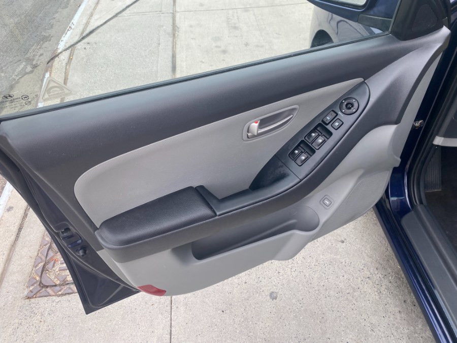 2009 Hyundai Elantra 4dr Sdn Auto GLS PZEV, available for sale in Middle Village, New York | Middle Village Motors . Middle Village, New York 2009 Hyundai Elantra 4dr Sdn Auto GLS PZEV, available for sale in Middle Village, New York | Middle Village Motors . Middle Village, New York