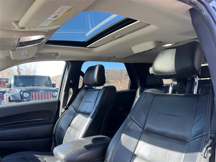 2012 Dodge Durango AWD 4dr Citadel, available for sale in Canton, Connecticut | Lava Motors. Canton, Connecticut 2012 Dodge Durango AWD 4dr Citadel, available for sale in Canton, Connecticut | Lava Motors. Canton, Connecticut