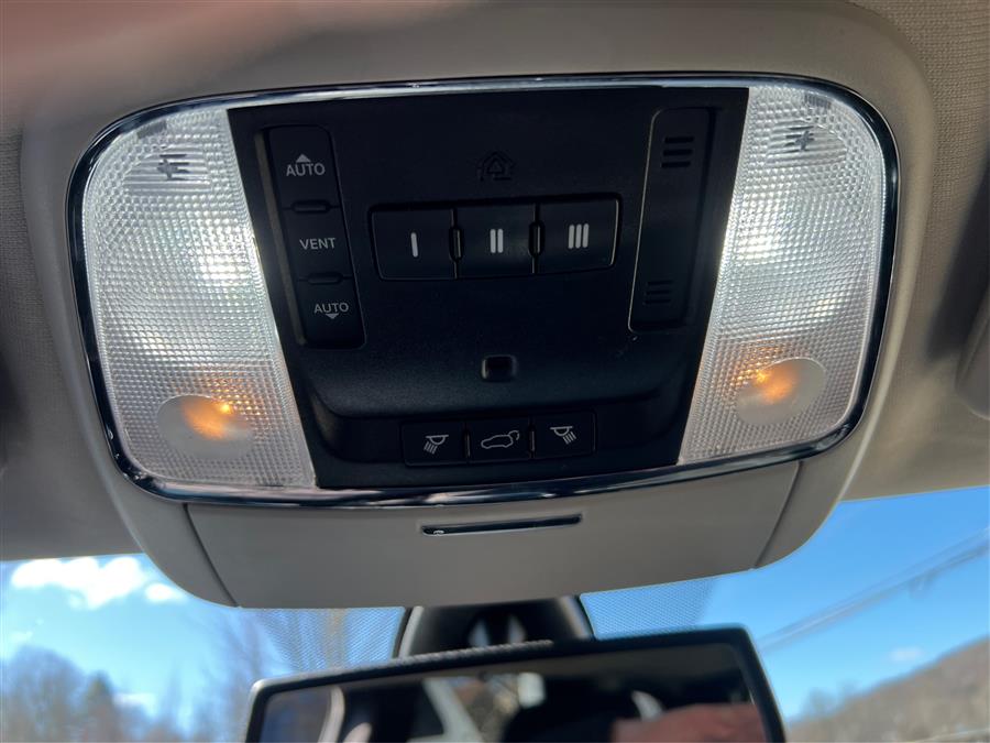 2012 Dodge Durango AWD 4dr Citadel, available for sale in Canton, Connecticut | Lava Motors. Canton, Connecticut 2012 Dodge Durango AWD 4dr Citadel, available for sale in Canton, Connecticut | Lava Motors. Canton, Connecticut