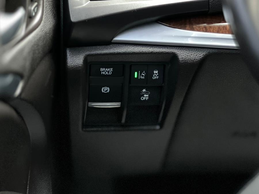 2017 Acura MDX SH-AWD w/Technology/Entertainment Pkg, available for sale in Paterson, New Jersey | Speedway Motors LLC. Paterson, New Jersey 2017 Acura MDX SH-AWD w/Technology/Entertainment Pkg, available for sale in Paterson, New Jersey | Speedway Motors LLC. Paterson, New Jersey