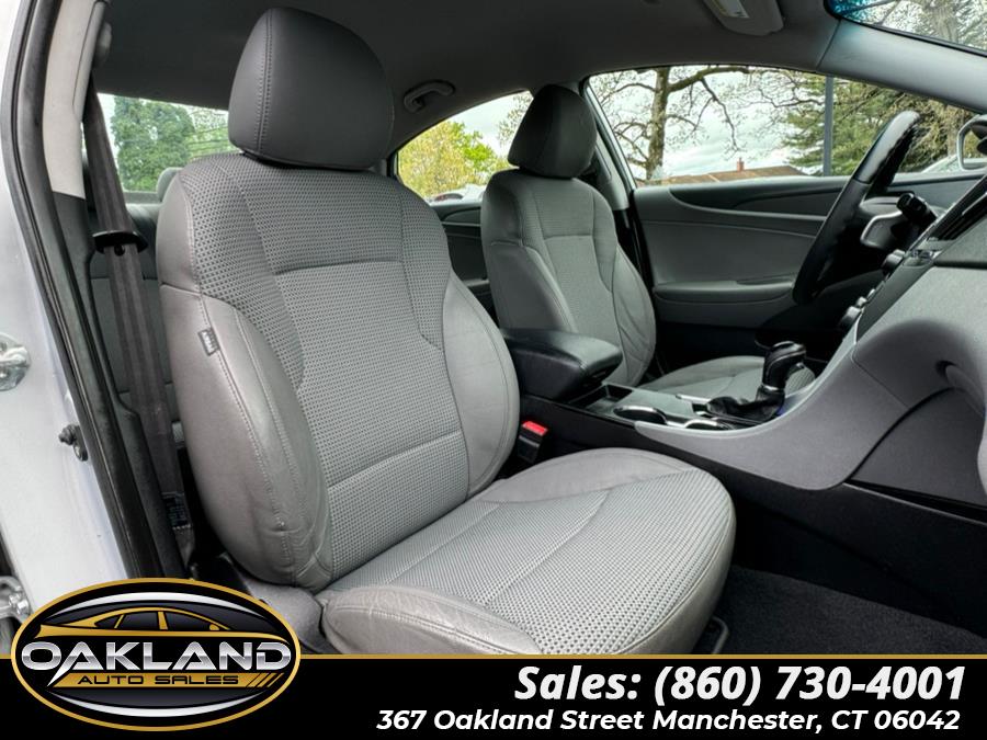 2011 Hyundai Sonata 4dr Sdn 2.4L Auto SE, available for sale in Manchester, Connecticut | Oakland Auto Sales. Manchester, Connecticut 2011 Hyundai Sonata 4dr Sdn 2.4L Auto SE, available for sale in Manchester, Connecticut | Oakland Auto Sales. Manchester, Connecticut