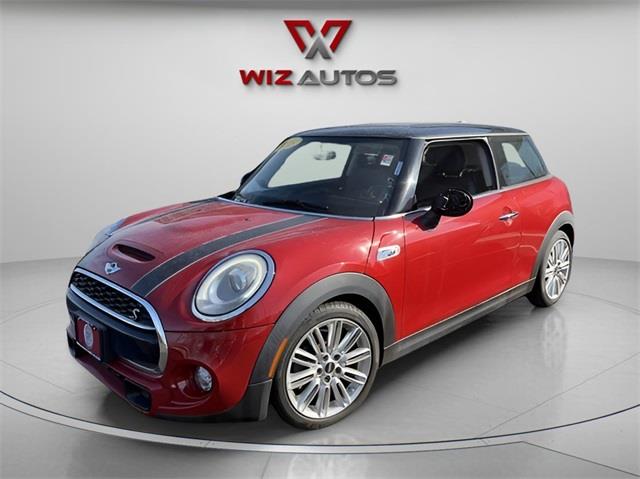 Used 2015 Mini Cooper s in Stratford, Connecticut | Wiz Leasing Inc. Stratford, Connecticut