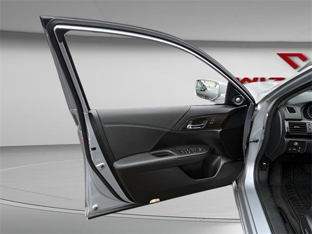2017 Honda Accord Touring, available for sale in Stratford, Connecticut | Wiz Leasing Inc. Stratford, Connecticut 2017 Honda Accord Touring, available for sale in Stratford, Connecticut | Wiz Leasing Inc. Stratford, Connecticut