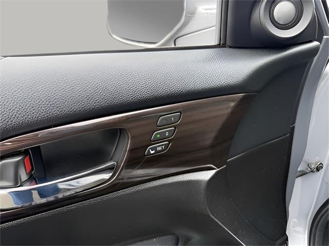 2017 Honda Accord Touring, available for sale in Stratford, Connecticut | Wiz Leasing Inc. Stratford, Connecticut 2017 Honda Accord Touring, available for sale in Stratford, Connecticut | Wiz Leasing Inc. Stratford, Connecticut