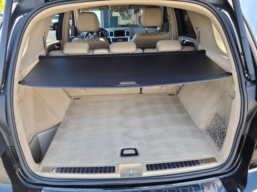 2012 Mercedes-Benz M-Class 4MATIC 4dr ML 350, available for sale in Milford, Connecticut | Chip's Auto Sales Inc. Milford, Connecticut 2012 Mercedes-Benz M-Class 4MATIC 4dr ML 350, available for sale in Milford, Connecticut | Chip's Auto Sales Inc. Milford, Connecticut