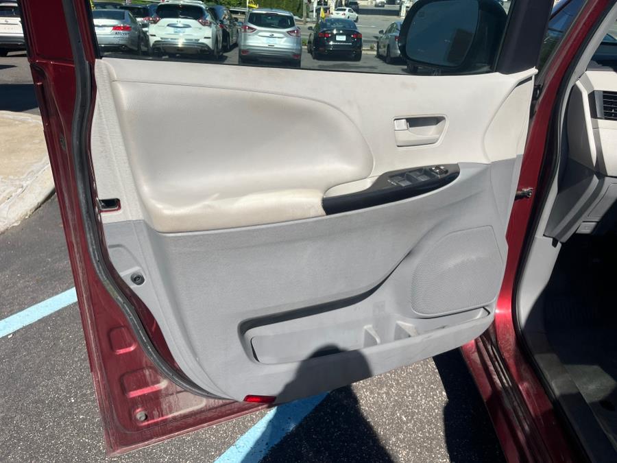 2014 Toyota Sienna 5dr 8-Pass Van V6 LE FWD (Natl) CLEAN CARFAX!!!, available for sale in Rosedale, New York | Sunrise Auto Sales. Rosedale, New York 2014 Toyota Sienna 5dr 8-Pass Van V6 LE FWD (Natl) CLEAN CARFAX!!!, available for sale in Rosedale, New York | Sunrise Auto Sales. Rosedale, New York